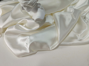 La mejor tela de morera tejida cruda blanca de 22 mm para la venta de fábrica china